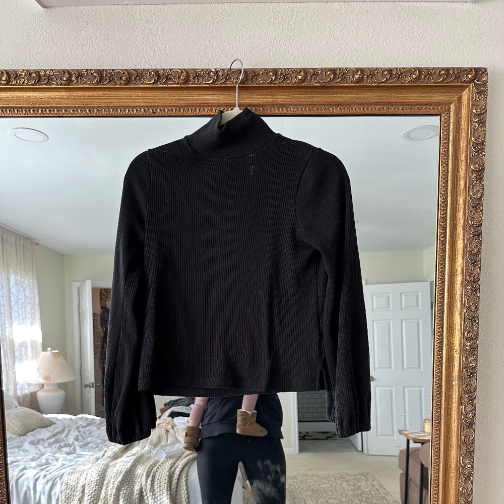 Madewell cropped black turtleneck sweater